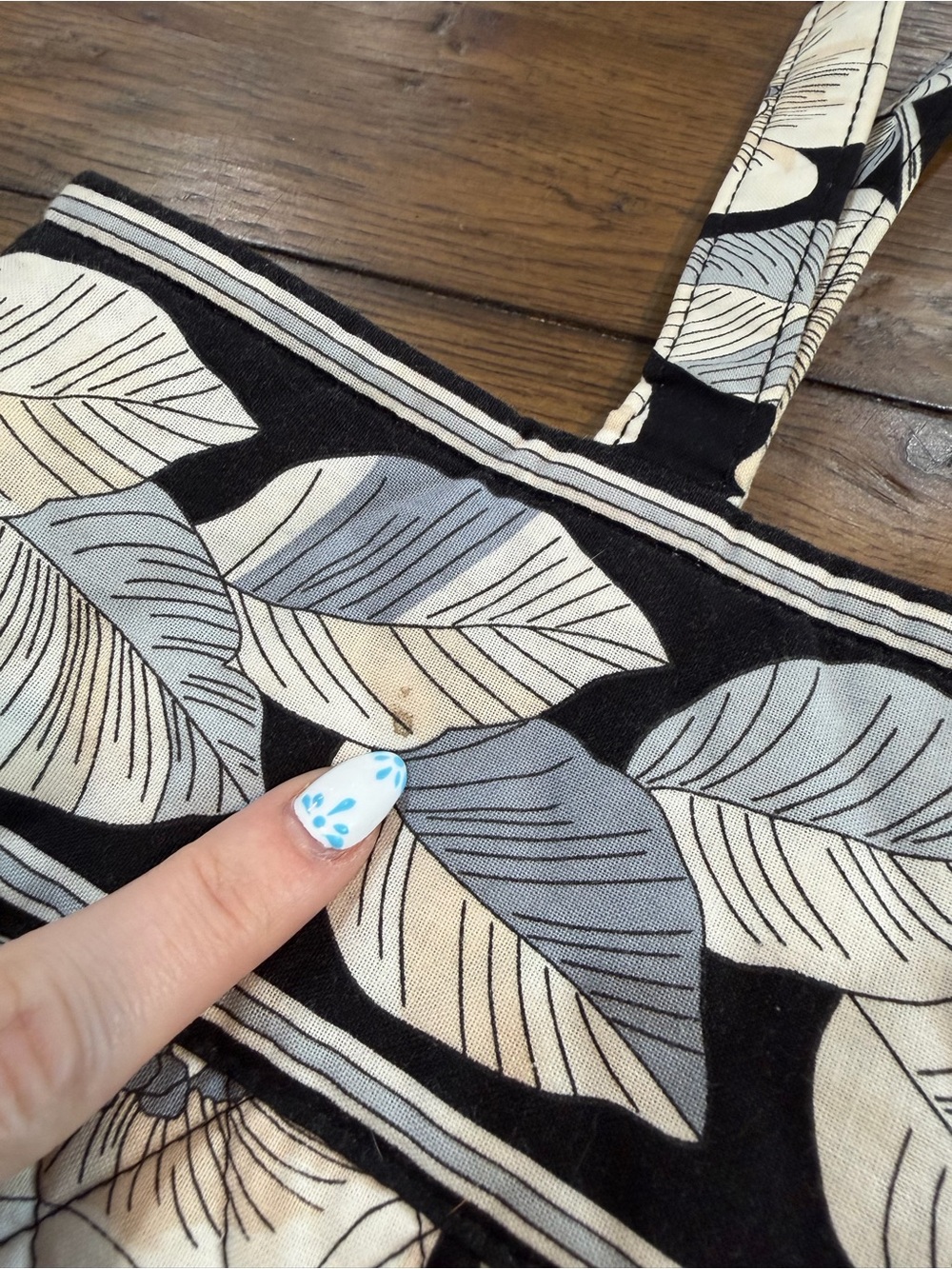 Vera Bradley Black & Cream Floral Quilted Tote - Picture 9 of 11
